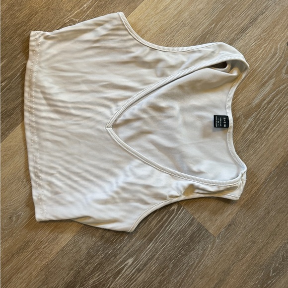 Crop top bundle - Picture 12 of 13